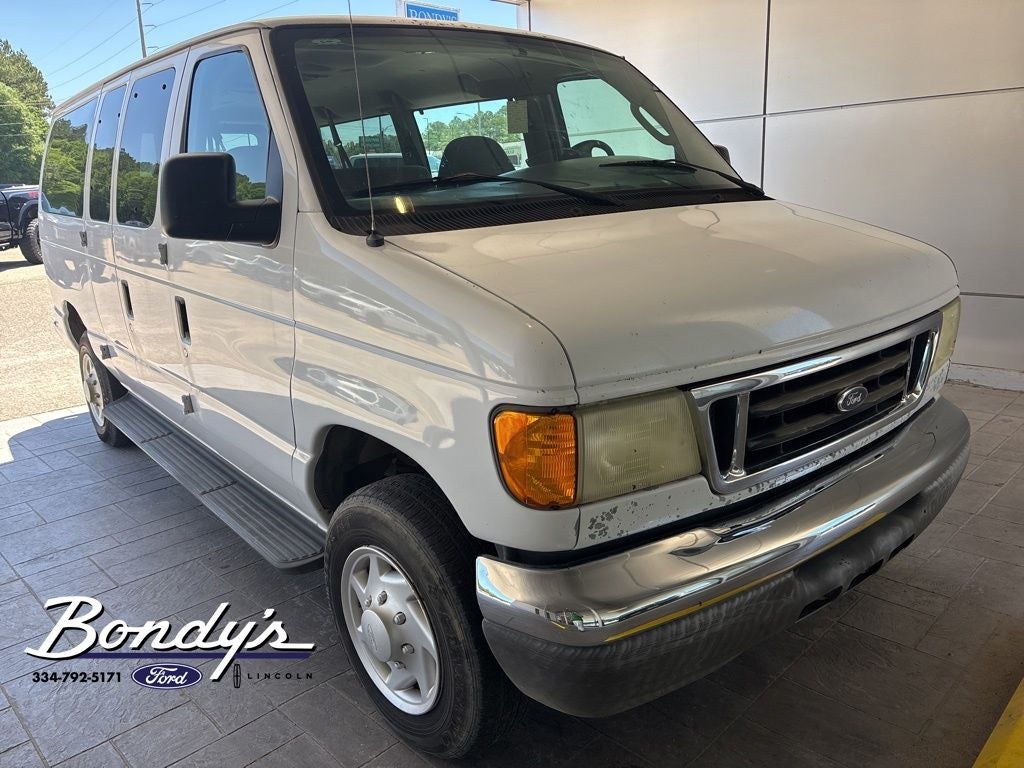 2005 Ford E-350SD XL