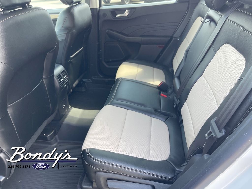 2022 Ford Escape Titanium