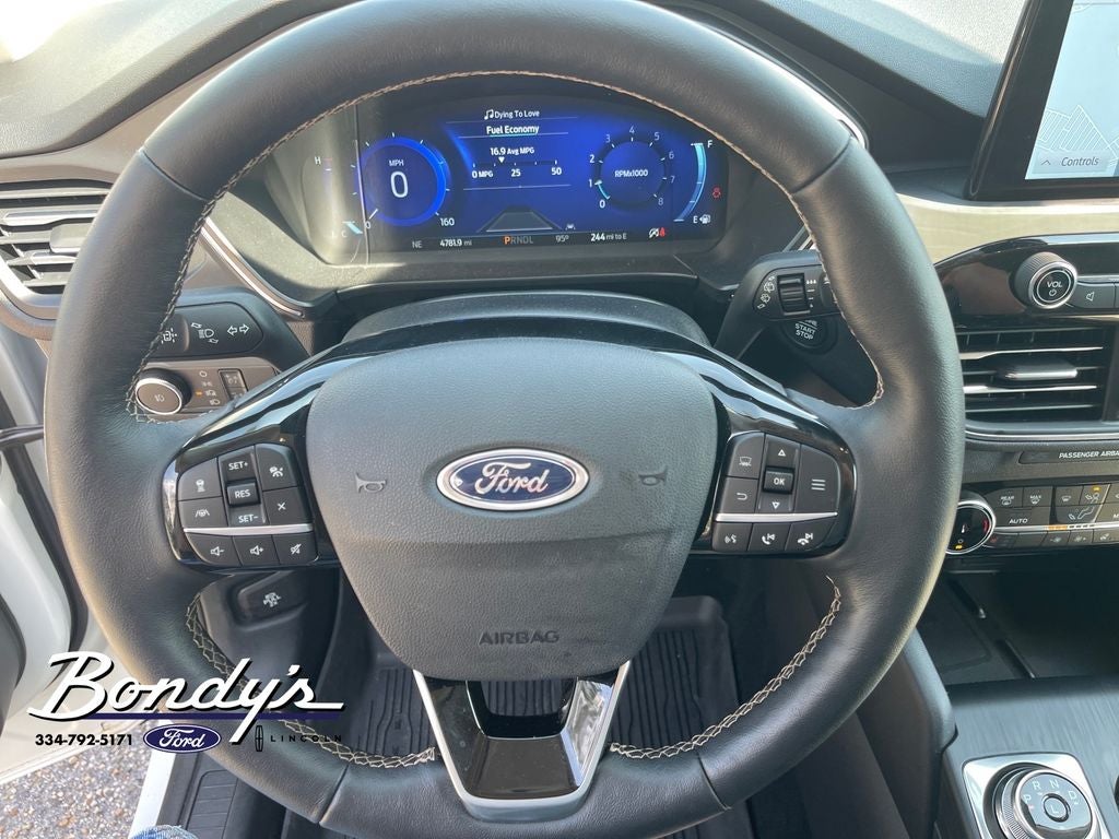 2022 Ford Escape Titanium