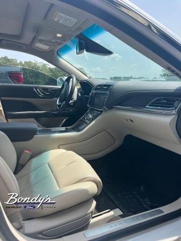 2019 Lincoln Continental Select