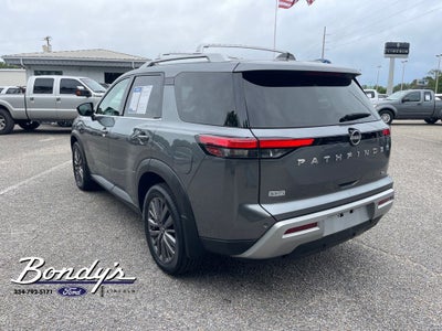2024 Nissan Pathfinder SL