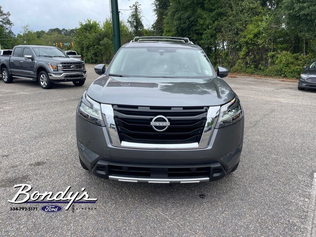 2024 Nissan Pathfinder SL
