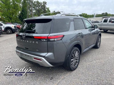 2024 Nissan Pathfinder SL