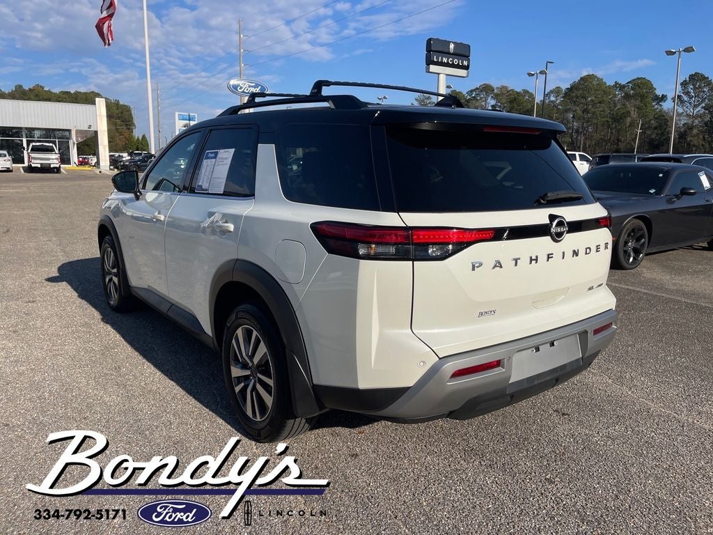 2023 Nissan Pathfinder SL