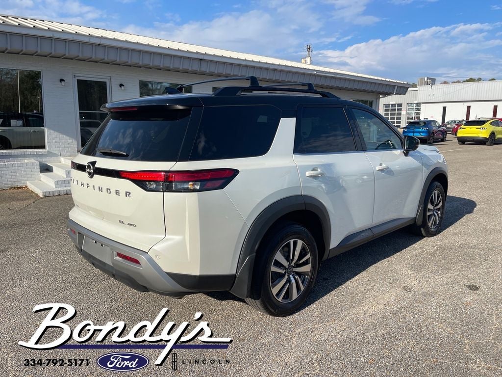 2023 Nissan Pathfinder SL