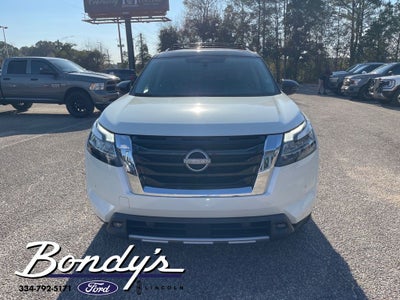 2023 Nissan Pathfinder SL