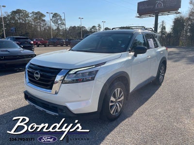 2023 Nissan Pathfinder SL