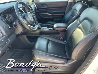 2023 Nissan Pathfinder SL