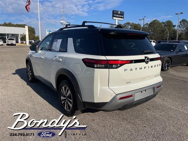 2023 Nissan Pathfinder SL