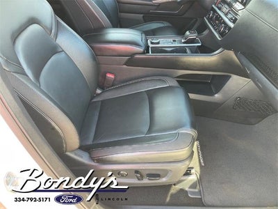 2023 Nissan Pathfinder SL