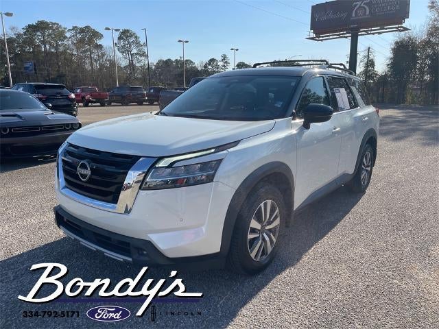 2023 Nissan Pathfinder SL