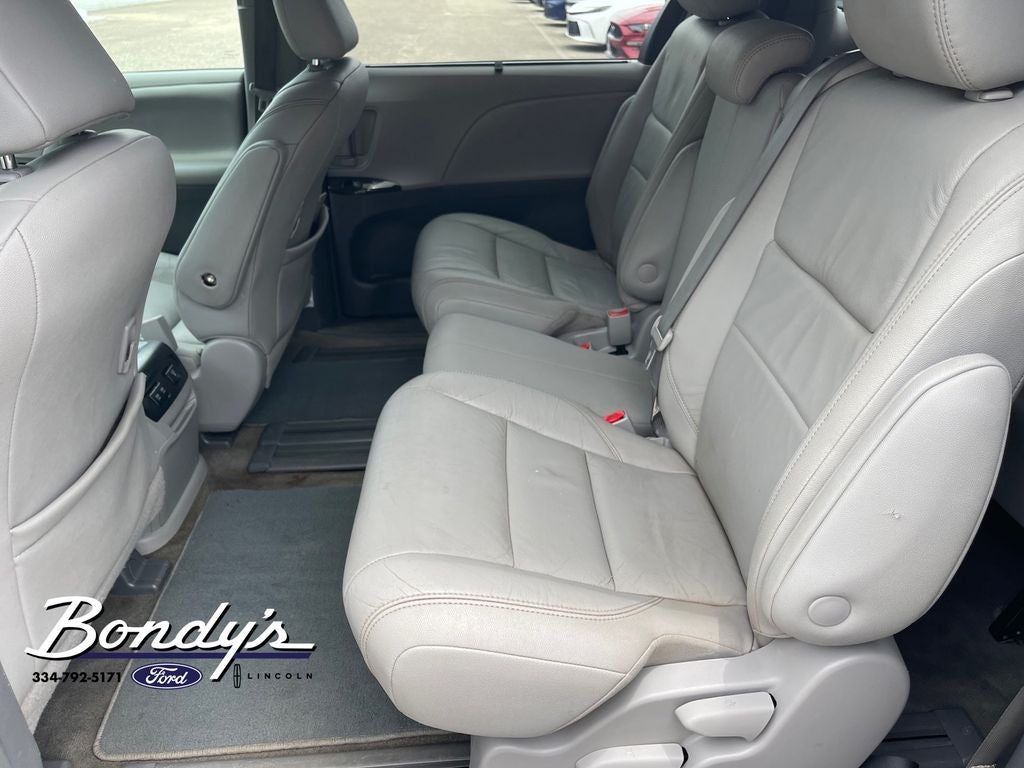 2018 Toyota Sienna XLE 8 Passenger