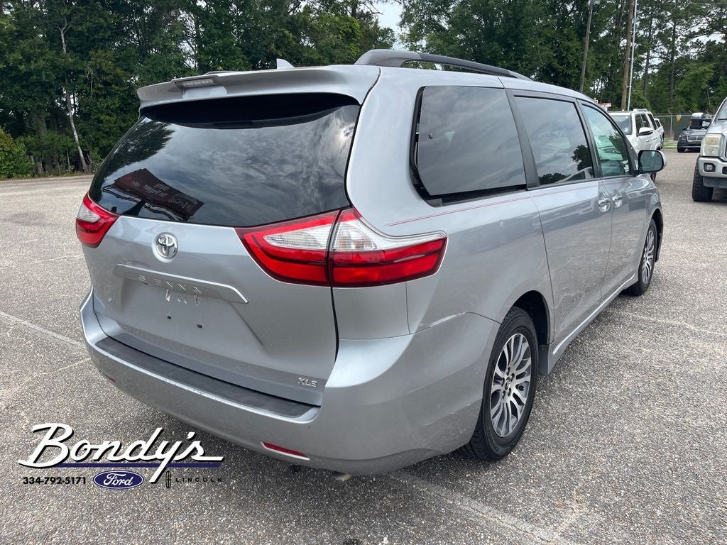 2018 Toyota Sienna XLE 8 Passenger