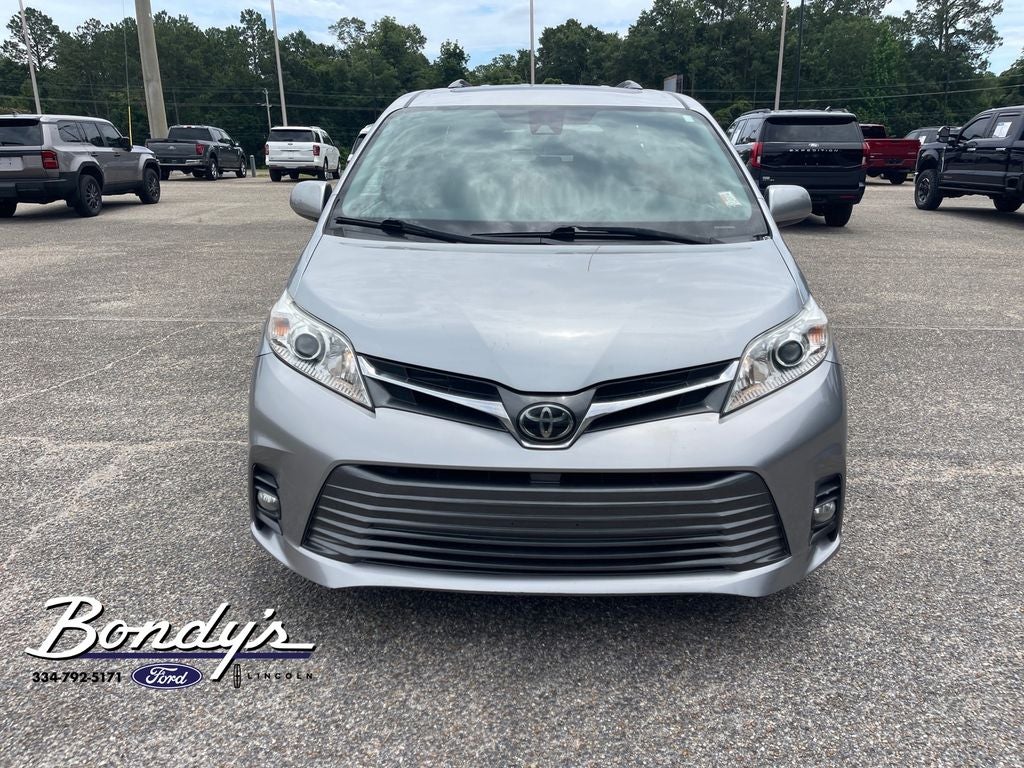 2018 Toyota Sienna XLE 8 Passenger