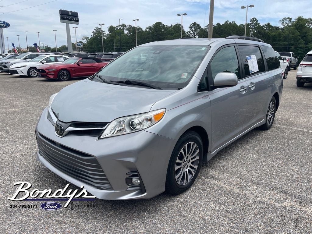 2018 Toyota Sienna XLE 8 Passenger