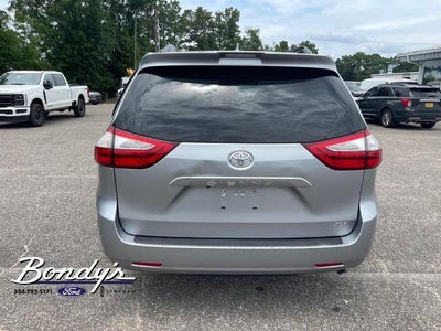 2018 Toyota Sienna XLE 8 Passenger