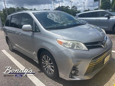 2018 Toyota Sienna XLE 8 Passenger