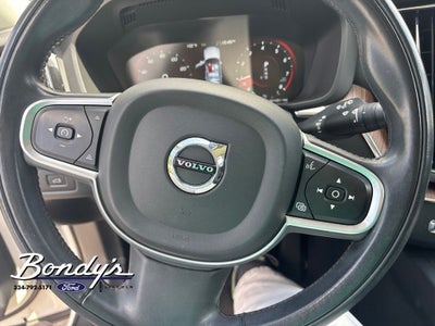 2021 Volvo XC60 T6 Momentum