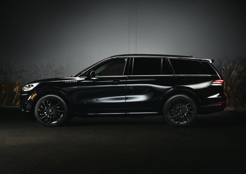 A 2024 Lincoln Aviator® SUV is shown in the Infinite Black exterior color | Bondy's Lincoln in Dothan AL