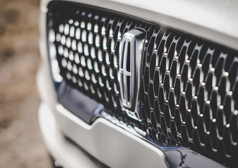 The grille of the 2024 Lincoln Aviator® Reserve model with an eye-catching repeated field of Lincoln Star logo shapes | Bondy's Lincoln in Dothan AL