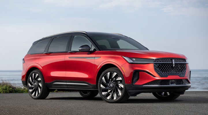 A 2024 Lincoln Nautilus® Reserve model is shown with the stylish available Jet Appearance Package. | Bondy's Lincoln in Dothan AL