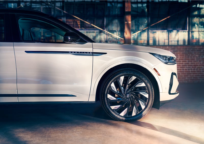 The wheels of the available Jet Appearance Package are highlighted. | Bondy's Lincoln in Dothan AL