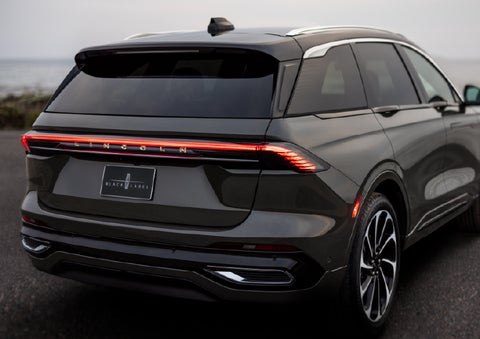 The rear of a 2025 Lincoln Black Label Nautilus® SUV displays full LED rear lighting. | Bondy's Lincoln in Dothan AL