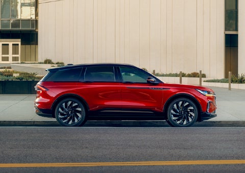 2025 Lincoln Nautilus® SUV with the available Jet Appearance Package and Hybrid transmission. | Bondy's Lincoln in Dothan AL