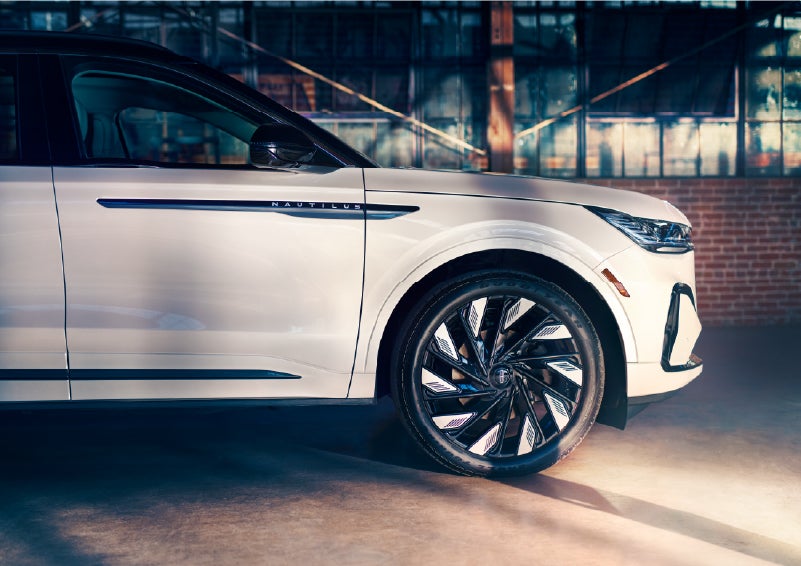 The wheels of the available Jet Appearance Package are highlighted. | Bondy's Lincoln in Dothan AL