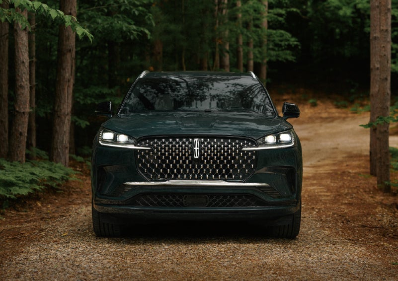The front grille of a 2027 Lincoln Aviator® Black Label™ SUV is shown. | Bondy's Lincoln in Dothan AL