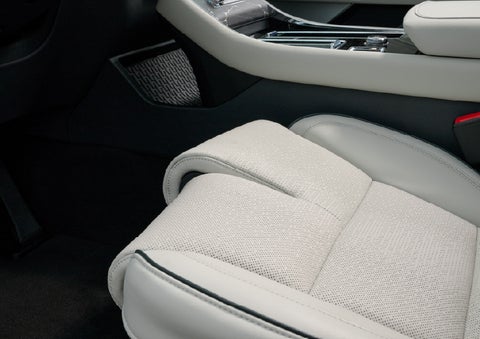 The front passenger Perfect Position seat is shown with the thigh extender adjusted.| Bondy's Lincoln in Dothan AL